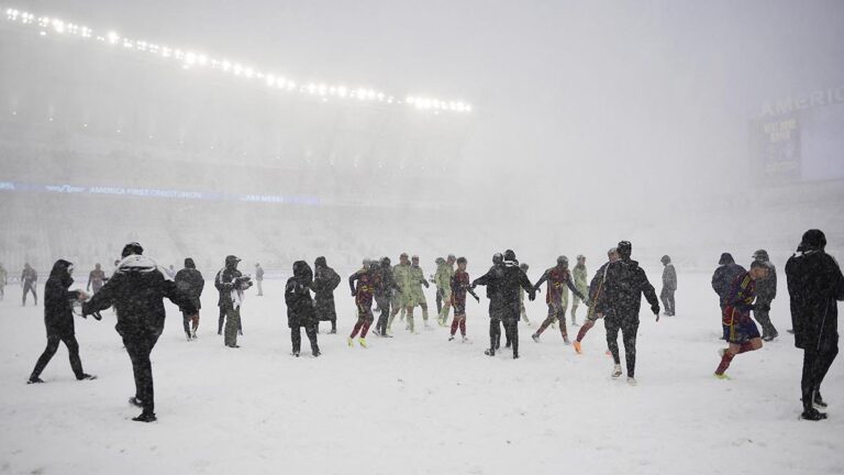 Steve Cherundolo explota por el juego nevado ante el Real Salt Lake: “Es el peor evento deportivo que he visto”