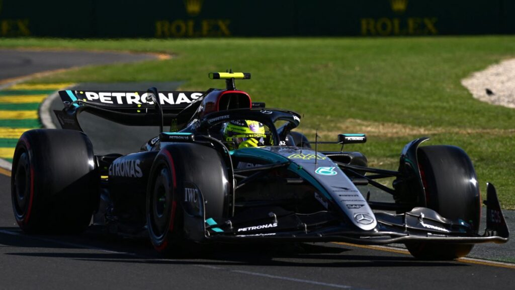 Lewis Hamilton se une a Max Verstappen y abandona también el Gran Premio de Australia