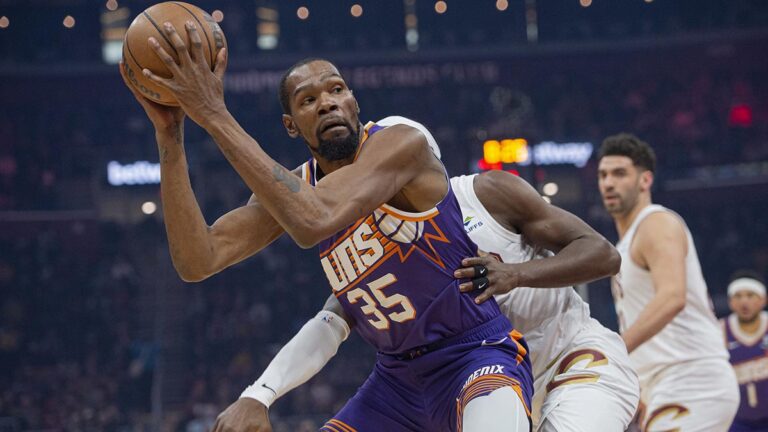 Con 37 puntos de Kevin Durant, los Suns remontan ante los Cavaliers