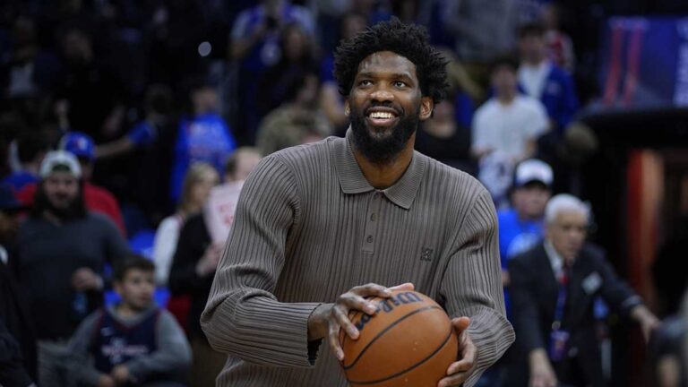 Los 76ers mantienen la esperanza de tener a Joel Embiid