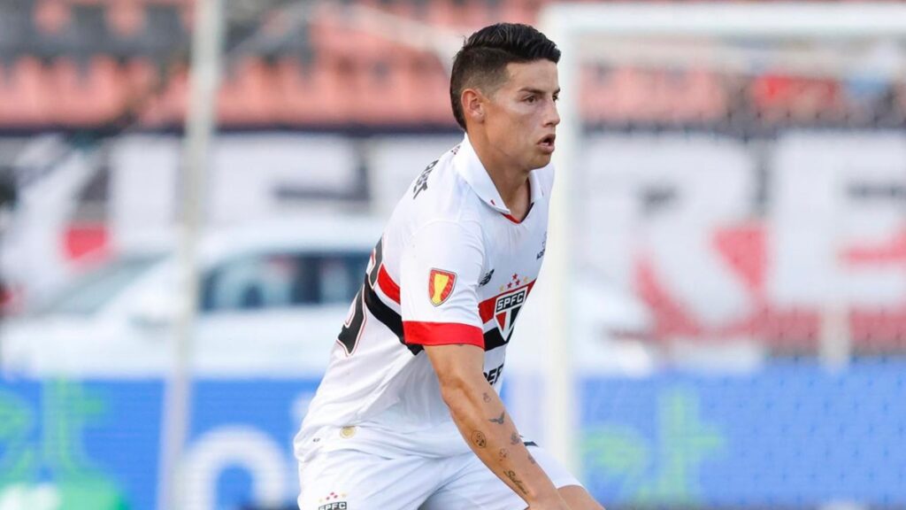 James Rodríguez jugando en Sao Paulo.