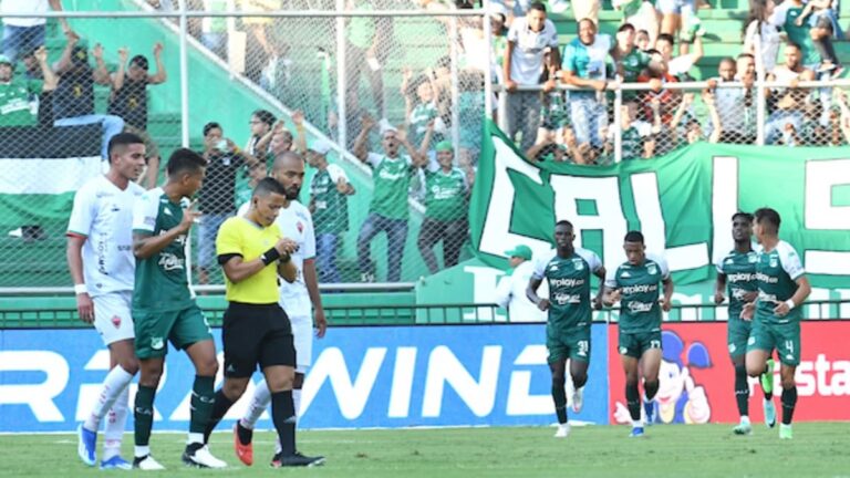 ¡Ambiente tenso en el Coloso de Palmaseca! Partido suspendido por la invasión de hinchas del Cali