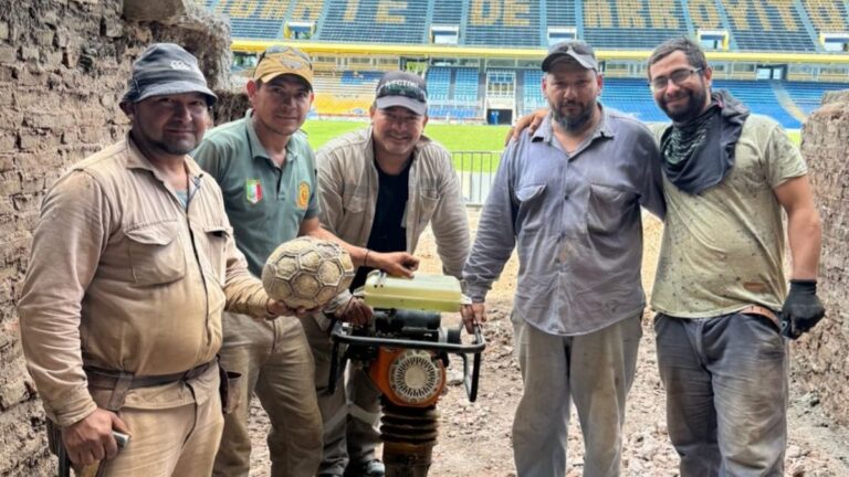 Encuentran enterrado un tesoro de más de 50 años en el estadio de Rosario Central