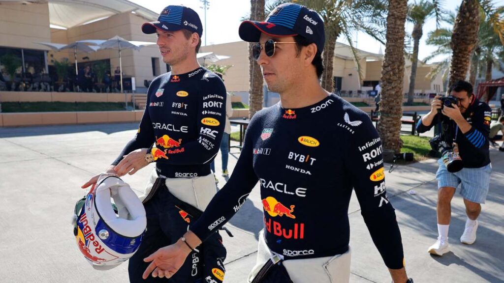 Para cumplir con sus objetivo, Checo Pérez debe acercarse a Max Verstappen a partir del Gran Premio de Arabia Saudita.