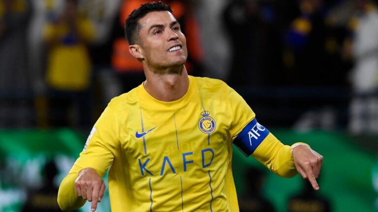Cristiano Ronaldo se luce con hat-trick en la goleada del Al Nassr ante el Al Ta’ee