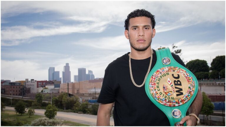 Papá de David Benavidez cree que los 200 millones que pide Canelo es una excusa: “Sabe que puede retirarlo”