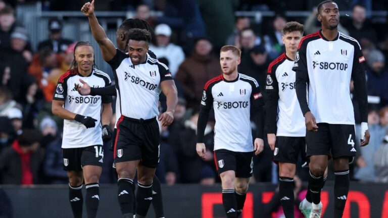 Fulham anula al Brighton y entra en racha de victorias a pesar de la baja de Raúl Jiménez