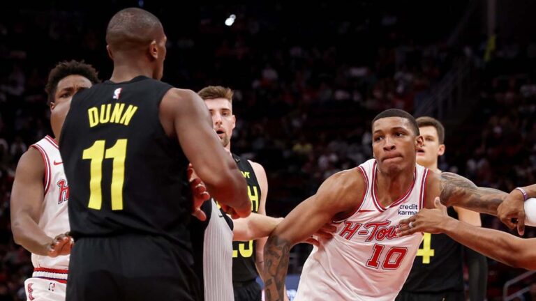 La NBA suspende a Jabari Smith y a Kris Dunn por pleito en el juego de Rockets vs Jazz