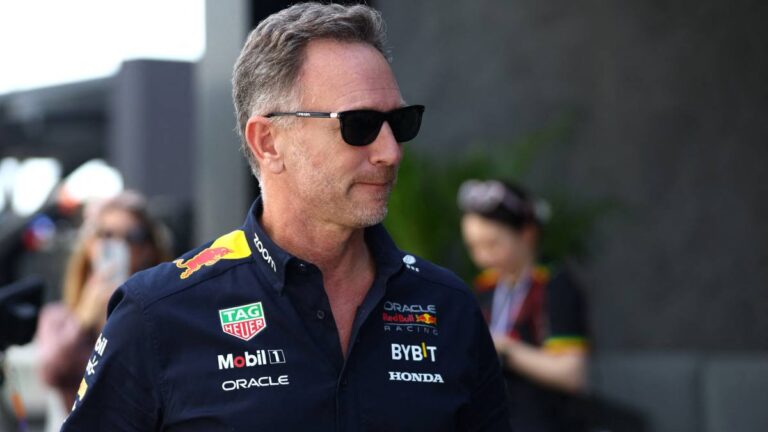 Horner pasa de toda la polémica con el papá de Max Verstappen y de los rumores de la salida del piloto: “El equipo está unido”