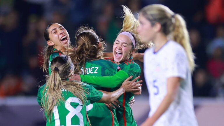 La selección femenil, la única en dar la cara por México ante Estados Unidos