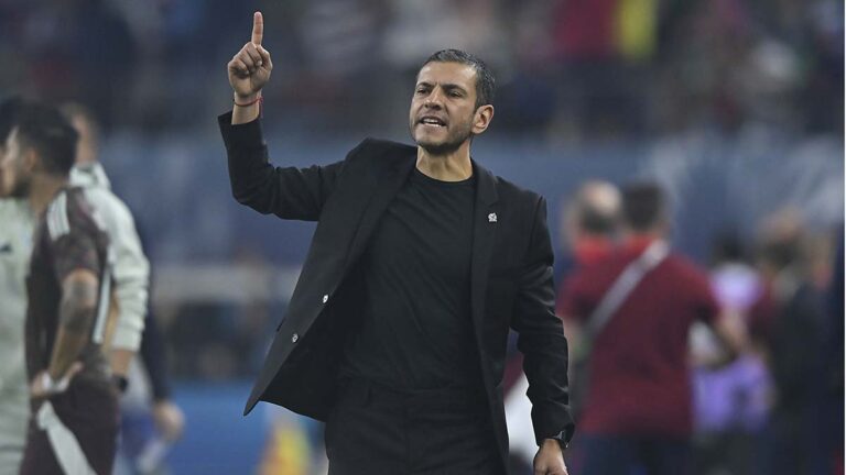 Ivar Sisniega respalda a Jaime Lozano: “Hay cosas que corregir y preparar la Copa América”