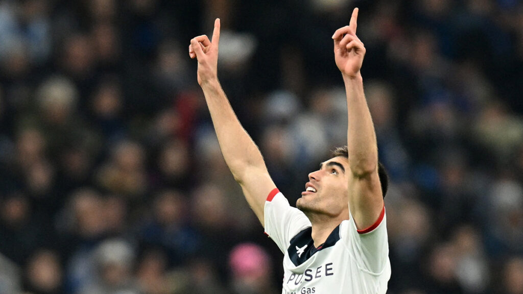 Johan Vásquez celebra el gol marcado ante el Inter. Reuters