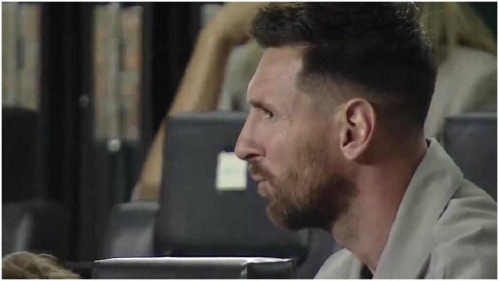 Lionel Messi en las gradas del Inter Miami por lesión | Captura de Pantalla