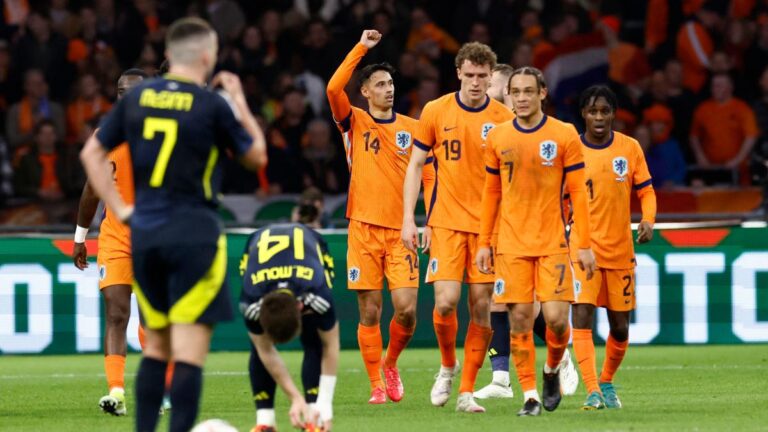Países Bajos mete el acelerador en la recta final para golear a Escocia en encuentro amistoso