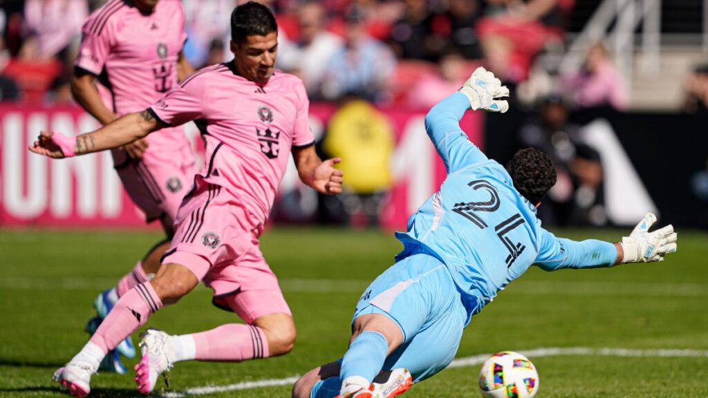 Luis Suárez ya pesa en el Inter Miami | AP Foto/Nathan Howard