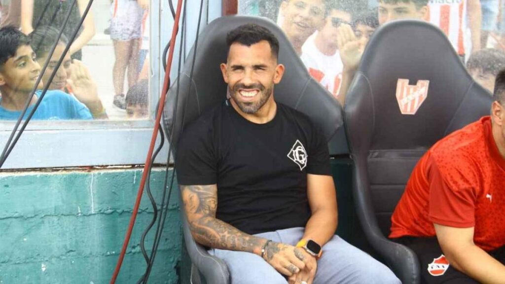 Carlos Tevez, feliz por el triunfo de Independiente ante Argentinos