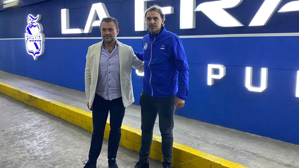 Puebla presenta a Andrés Carevic como su nuevo entrenador