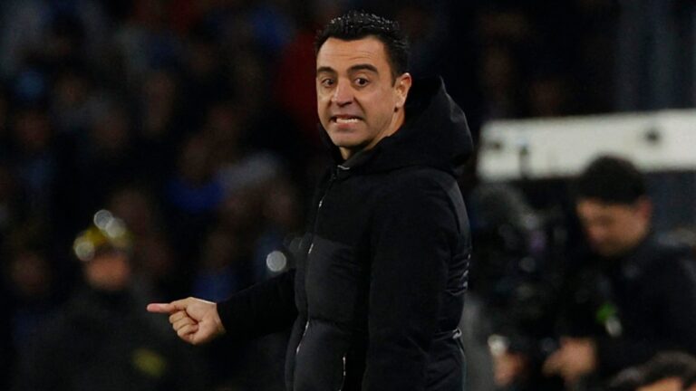 “¡Xavi, quédate!”, aficionados del Barcelona piden al entrenador que cambie su decisión de dejar al club