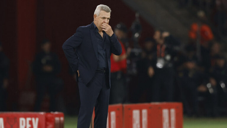 Javier Aguirre tras perder la final de la Copa del Rey: “Dejaré a los jugadores que lloren y se tomen un par de cervezas”