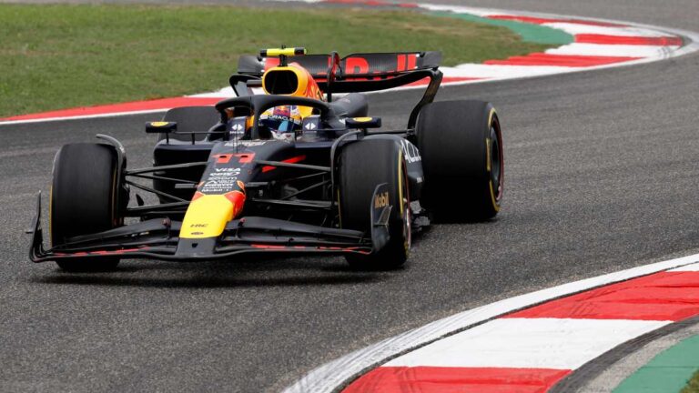 Excelsa carrera sprint de Max Verstappen y Checo Pérez que hacen el 1-3 en el GP de China