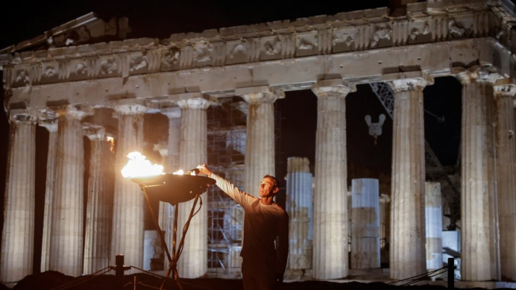 En el cuarto día de recorrida, la Llama Olímpica ardió en Atenas | Reuters