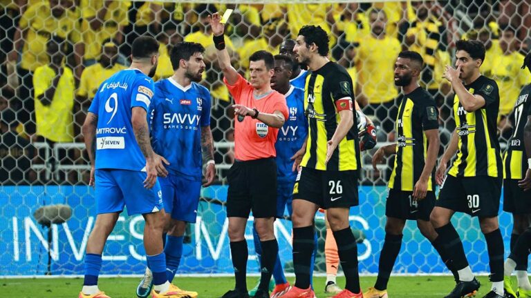 El Al-Hilal hace la heroica y con 10 hombres vence al Al-Ittihad para avanzar a la final de la Copa del Rey de Campeones