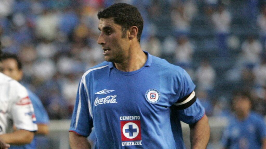 Salvador Carmona con Cruz Azul
