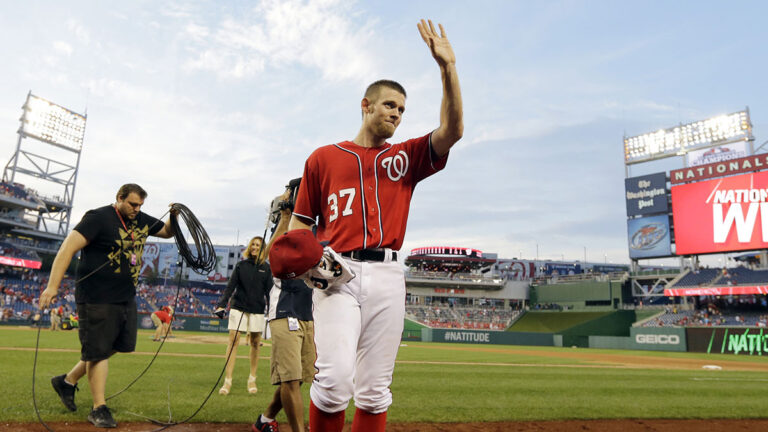 La MLB oficializa el retiro de Stephen Strasburg