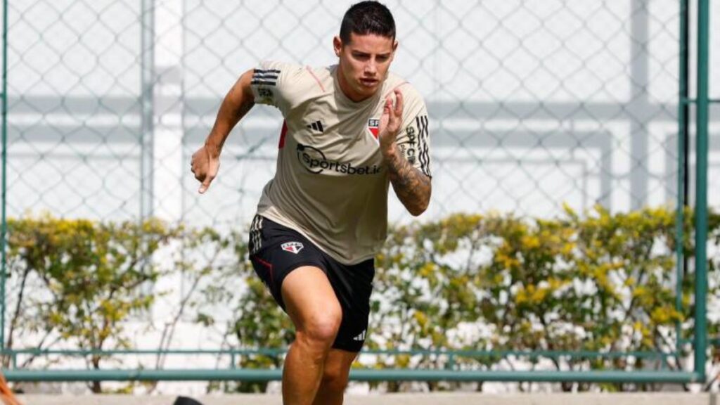 James Rodríguez entrenando con Sao Paulo.