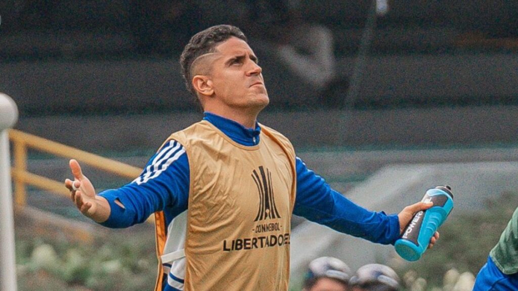 Daniel Cataño, en un calentamiento. - @MillosFCoficial.