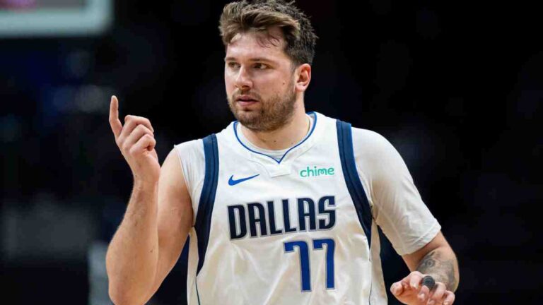 Los Mavericks vencen a Charlotte y aseguran su boleto para los Playoffs