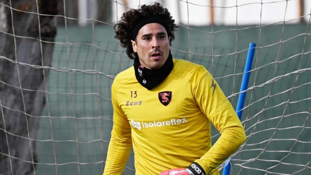 La Salernitana de Guillermo Ochoa consigue dramático empate en casa ante el Sassuolo