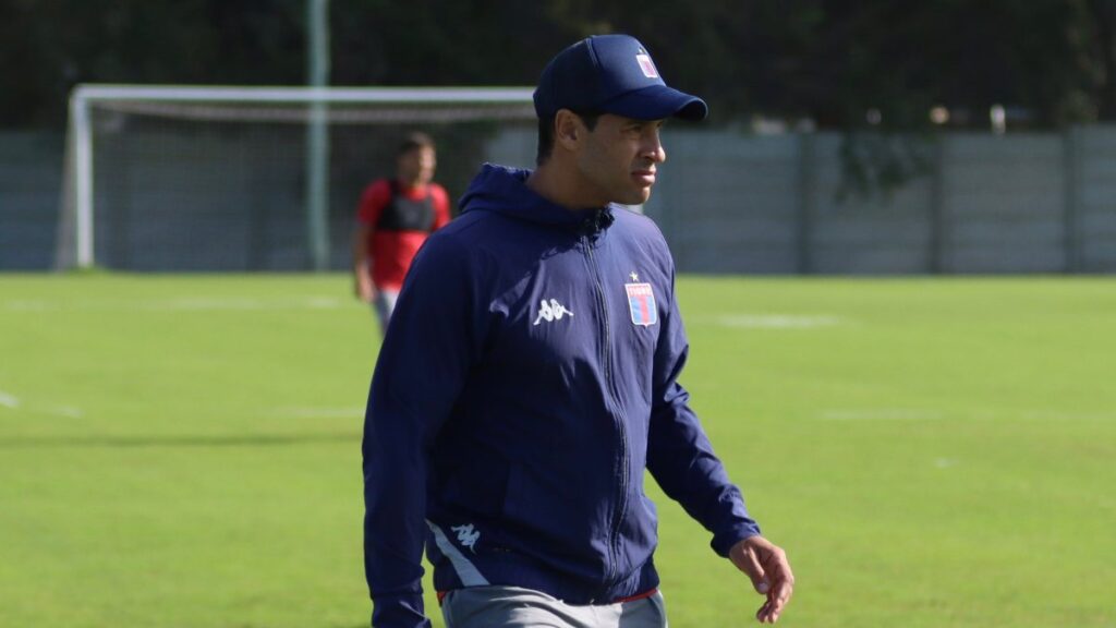 Sebastián Domínguez no comenzó con el pie derecho en Tigre.