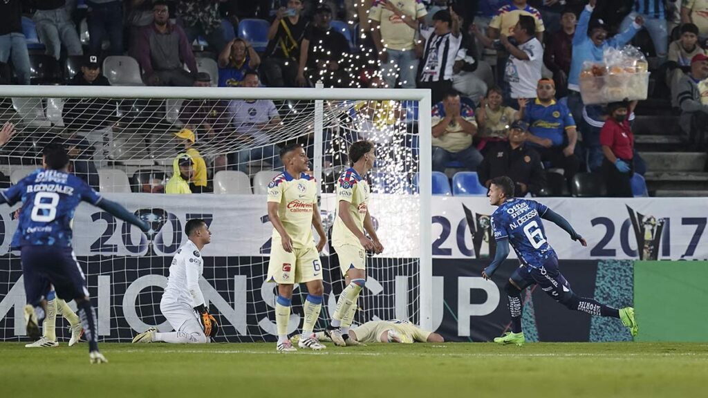 Inicio de locura en el Pachuca vs América