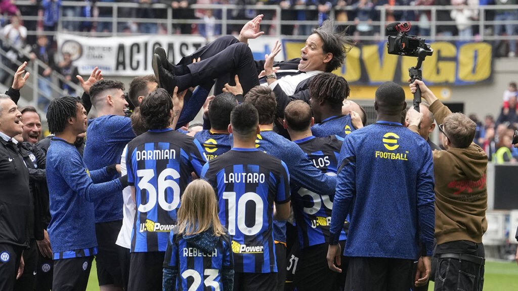 El Inter celebró con un triunfo el título. AP