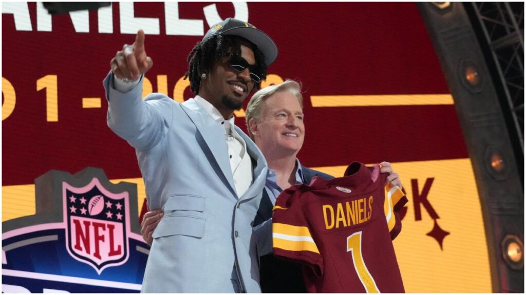  Jayden Daniels pick 2 del Draft NFL por Washington Commanders | Reuters