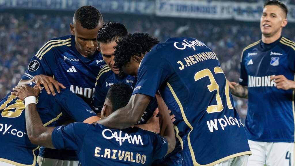 Jugadores de Millonarios celebran el gol contra Flamengo. - @MillosFCoficial.