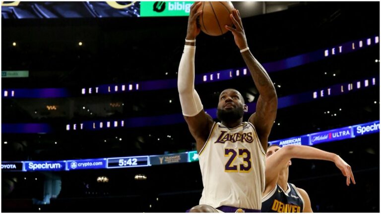 Lakers salva la eliminación ante los Denver Nuggets gracias a un impresionante LeBron James