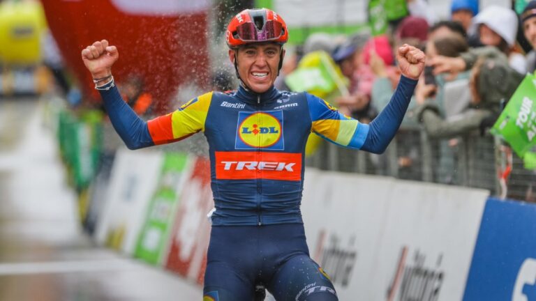 Juanpe López triunfa en Schwaz y se viste de líder en el Tour de Los Alpes