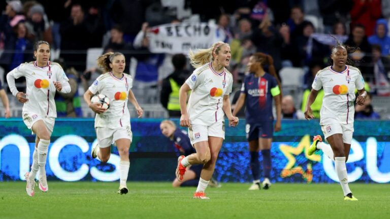 Lyon arma una remontada épica con tres goles en seis minutos para acercarse a la final de la Champions femenil
