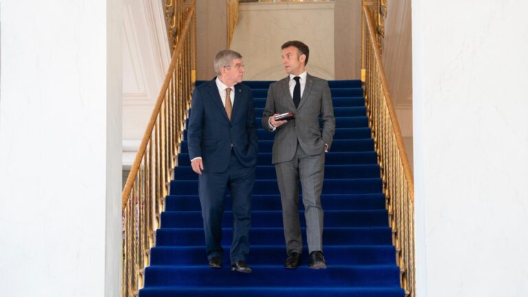 Thomas Bach y Emmanuel Macron se reúnen para hablar de los preparativos rumbo a los Juegos Olímpicos Paris 2024