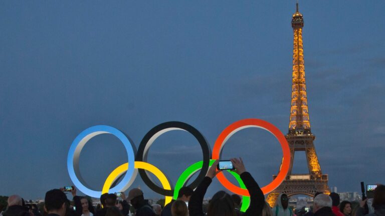 Paris 2024: Los anillos olímpicos lucirán en la Torre Eiffel