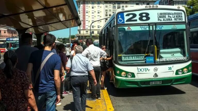 Paro de Colectivos en el AMBA HOY miércoles 10 y jueves 11 de abril: cuándo se define y qué líneas no funcionarían