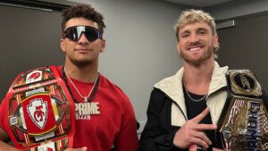 Patrick Mahomes ‘deja’ la NFL y se pasa a la WWE: hace pareja con Logan Paul… ¡y le presta sus anillos de Super Bowl para golpear a Braun Strowman!