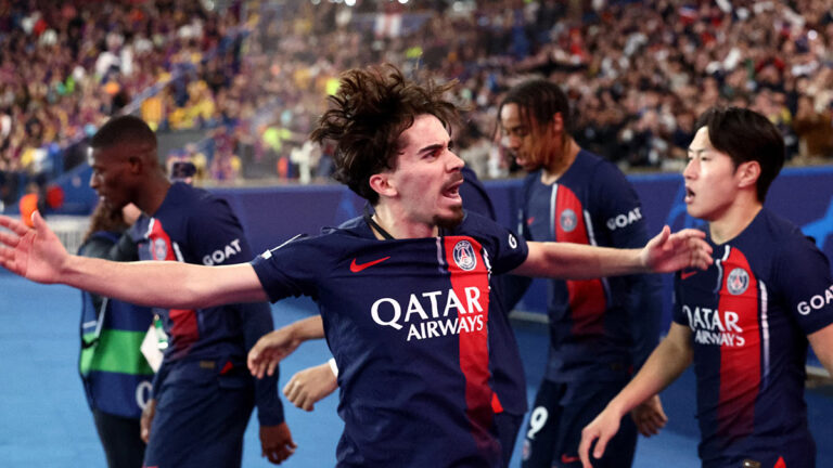 PSG vs Barcelona: Doblete de Raphinha para igualar el juego