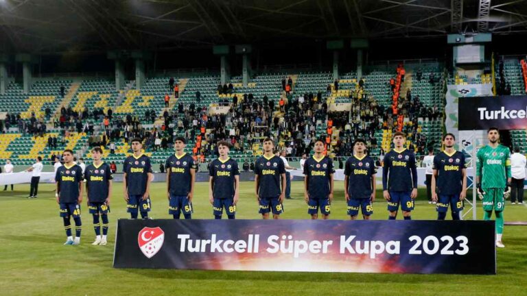 ¡Escándalo en Turquía! El Fenerbahçe se va de la Supercopa en señal de protesta