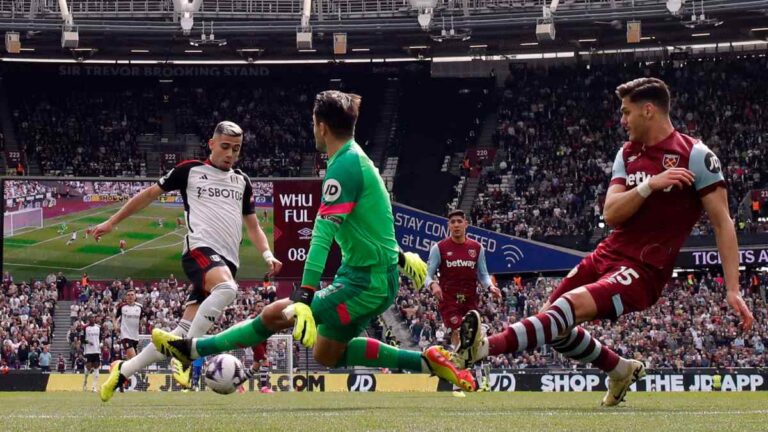 Fulham derrota al West Ham de Edson Álvarez; Raúl Jiménez se queda en la banca