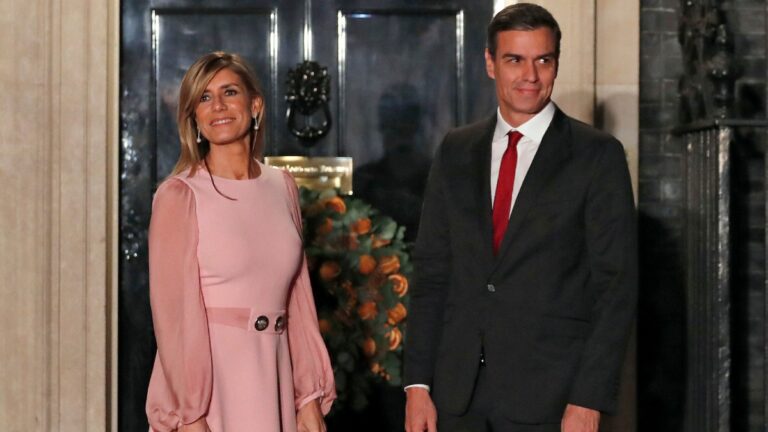 Pedro Sánchez sopesa dimitir tras acusaciones de corrupción contra su esposa