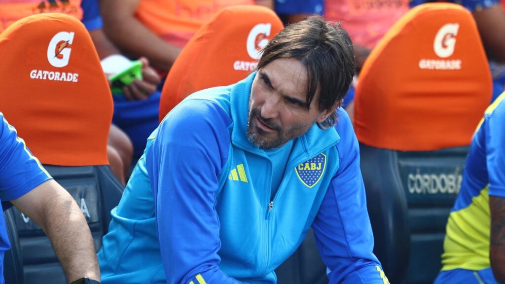 Diego Martínez piensa en cómo mejorar su Boca | Foto: Reuters