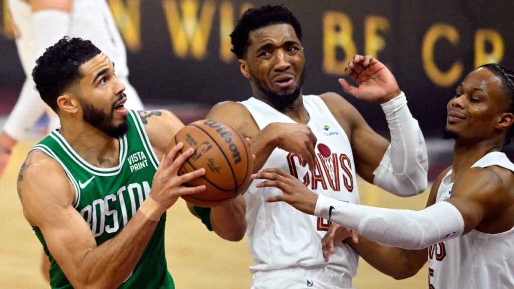 Jayson Tatum anota 33 puntos en la victoria de Celtics sobre Cavaliers